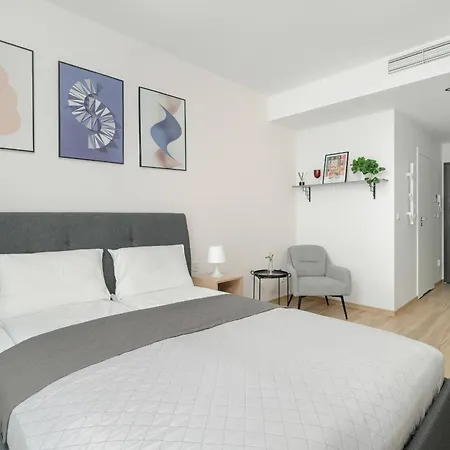 Old Market Square Modern In By Renters Apartment *