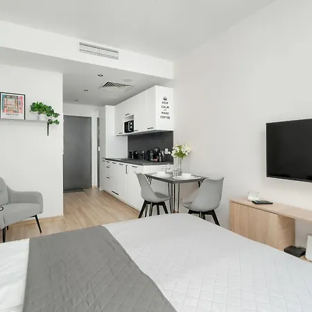 Old Market Square Modern In By Renters Poznan