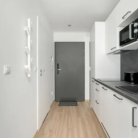Old Market Square Modern In By Renters * Poznan